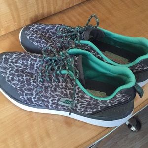 Skechers leopard shoes w teal  👟 🌸